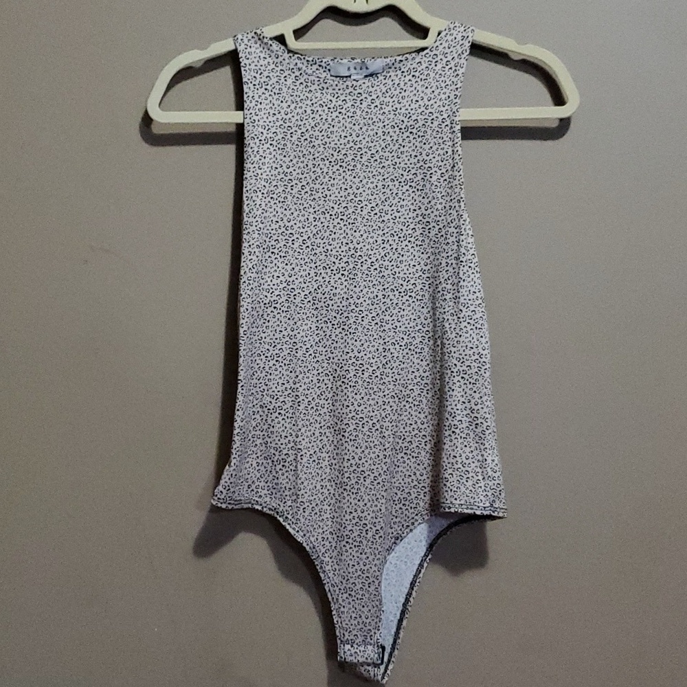 Gaze bodysuit size medium